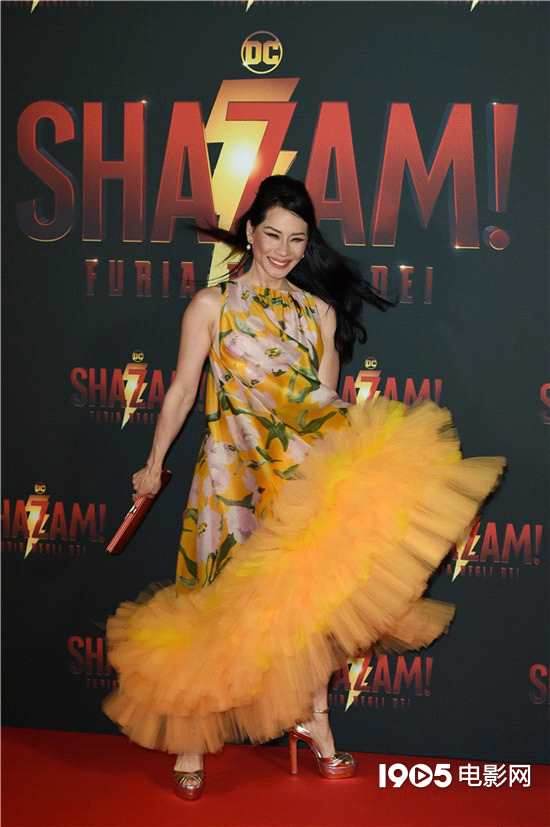 刘玉玲现身《沙赞2》罗马首映 黄色长裙亮眼吸睛